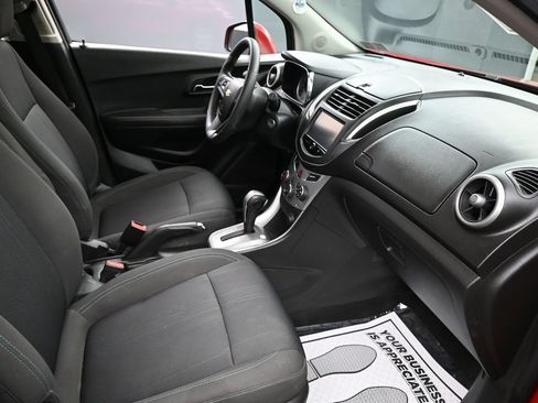 Used 2016 Chevrolet Trax LT AWD/4WD image 25