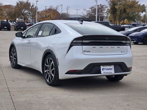 New 2026 Toyota Prius Plug-In Hybrid image 3