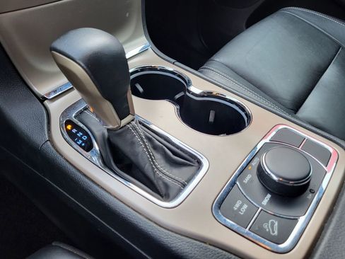 Used 2017 Jeep Grand Cherokee Limited w/ Trailer Tow Group IV image 21