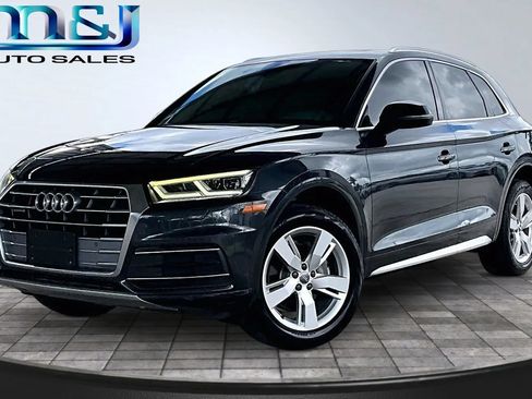 Used 2019 Audi Q5 2.0T Premium Plus w/ Premium Plus Package AWD/4WD image 1