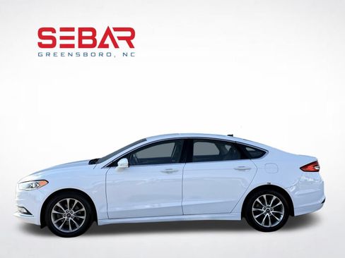Used 2017 Ford Fusion SE w/ Equipment Group 602A FWD image 9