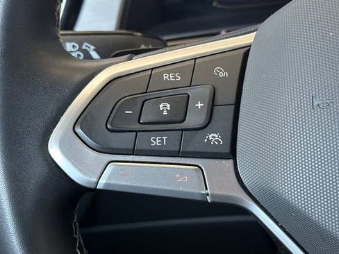 Used 2024 Volkswagen Atlas Cross Sport SE FWD image 27