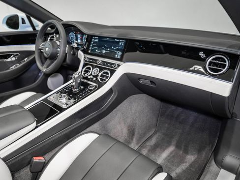 New 2026 Bentley Continental GTC AWD/4WD image 4