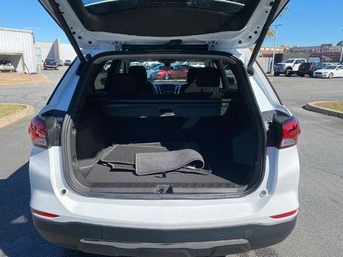 Used 2023 Chevrolet Equinox LT w/ Driver Convenience Package image 9