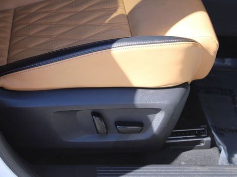 Used 2021 Nissan Rogue Platinum image 22