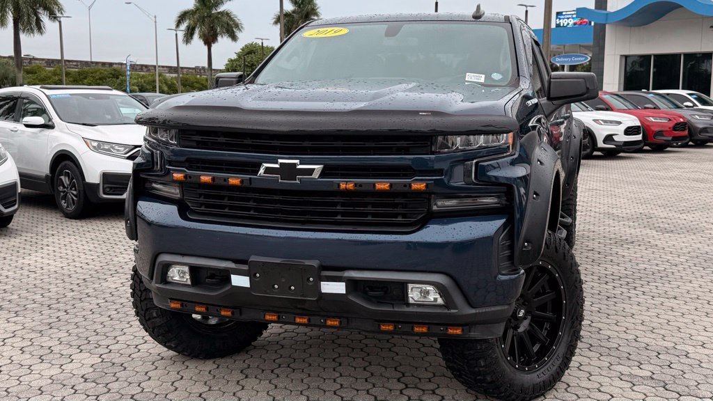 Used 2019 Chevrolet Silverado 1500 RST AWD/4WD image 2