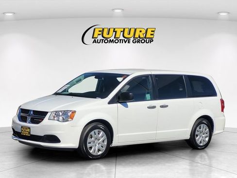 Used 2019 Dodge Grand Caravan SE w/ UConnect Hands-Free Group FWD image 5