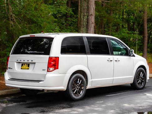 Used 2020 Dodge Grand Caravan GT FWD image 48