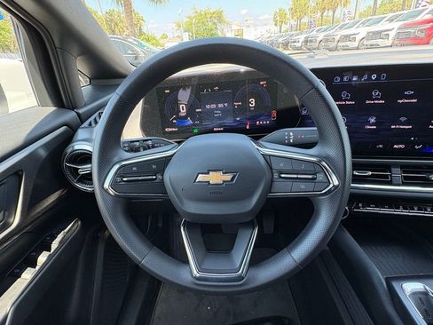 Used 2026 Chevrolet Equinox EV LT FWD image 18