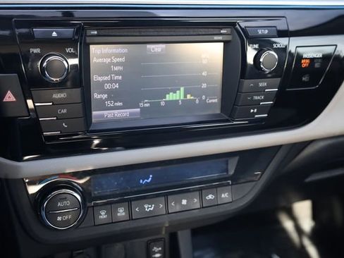 Used 2015 Toyota Corolla LE image 16