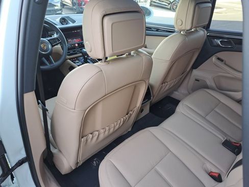 Used 2026 Porsche Macan AWD/4WD image 20