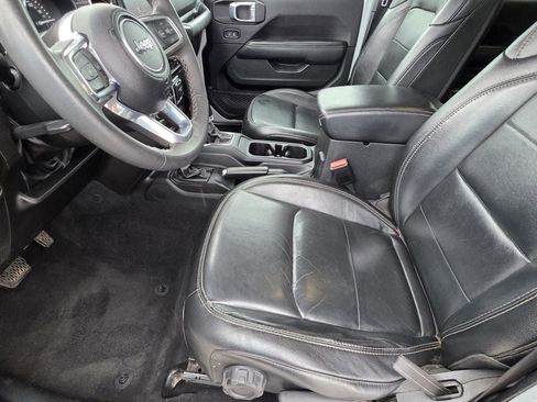 Used 2023 Jeep Wrangler Unlimited Sahara AWD/4WD image 6