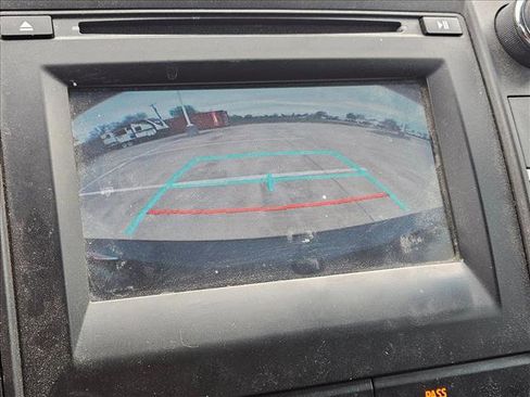 Used 2017 Toyota Camry SE image 9