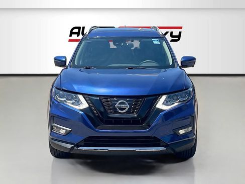 Used 2017 Nissan Rogue SL w/ SL Premium Package FWD image 2