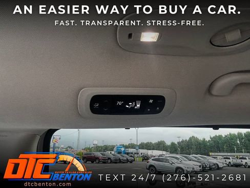 Used 2023 Chrysler Pacifica Touring-L AWD/4WD image 24