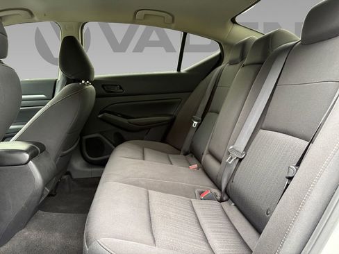 Used 2023 Nissan Altima 2.5 SV FWD image 5