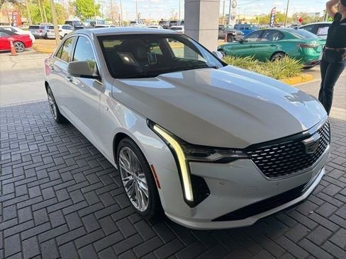 Used 2022 Cadillac CT4 Premium Luxury image 3