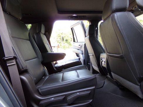 Used 2022 GMC Yukon Denali w/ Denali Premium Package AWD/4WD image 24