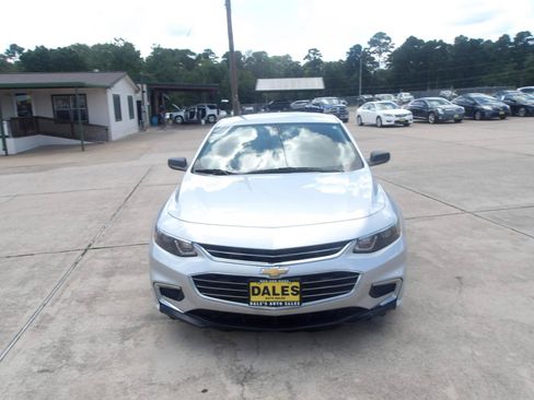 Used 2018 Chevrolet Malibu LS FWD image 3