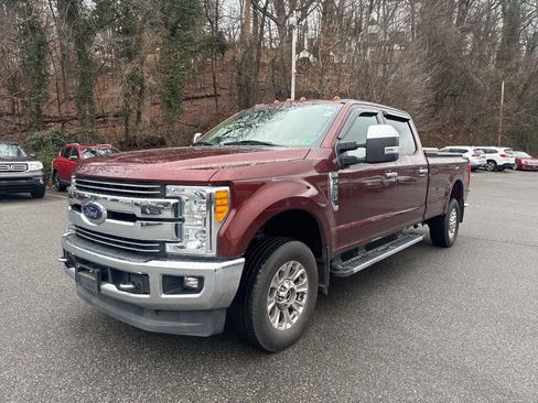 Used 2017 Ford F250 Lariat w/ Chrome Package image 3