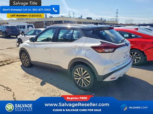 Used 2021 Nissan Kicks SV FWD image 3