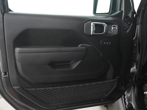 Used 2025 Jeep Wrangler Unlimited Rubicon 4xe w/ Convenience Group AWD/4WD image 20
