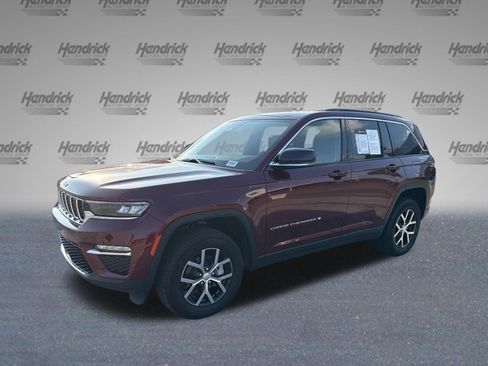 Used 2025 Jeep Grand Cherokee Limited AWD/4WD image 4