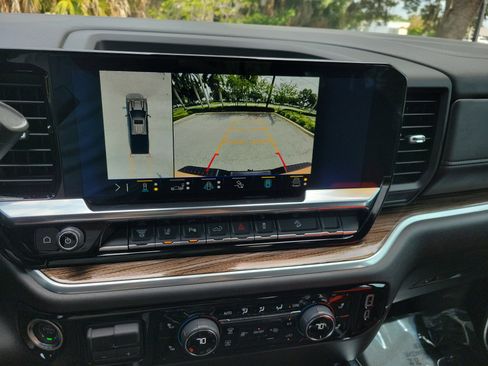 Used 2025 Chevrolet Silverado 2500 LT w/ Trail Boss Package AWD/4WD image 20