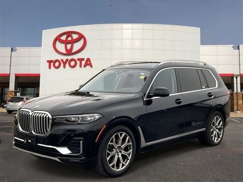 Used 2022 BMW X7 xDrive40i w/ Premium Package image 1