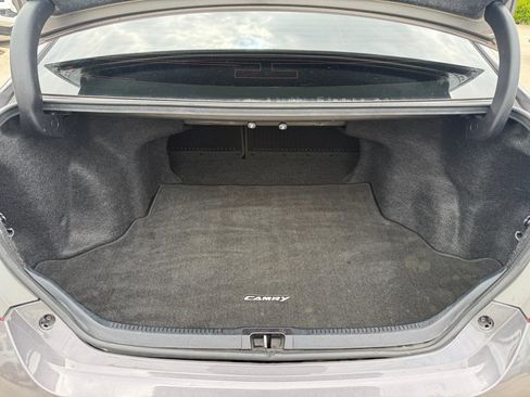 Used 2017 Toyota Camry XLE image 15