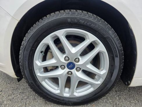 Used 2014 Ford Fusion SE FWD image 9