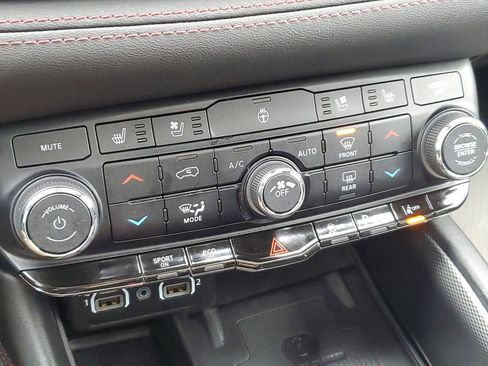 Used 2022 Dodge Durango R/T image 22