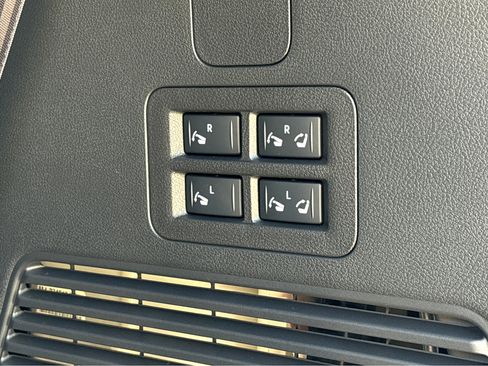 New 2026 Nissan Armada SL image 37