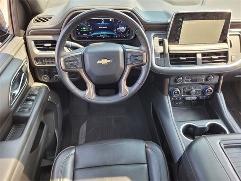 Used 2023 Chevrolet Suburban High Country image 12