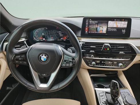 Used 2021 BMW 530i xDrive w/ Convenience Package AWD/4WD image 10