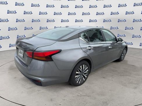 Used 2024 Nissan Altima 2.5 SV FWD image 7