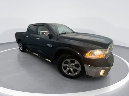 Used 2017 RAM 1500 Laramie RWD image 1