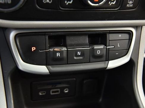 Used 2022 GMC Terrain SLT w/ Tech Package FWD image 20