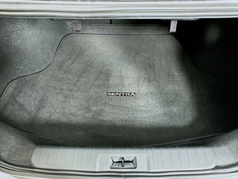 Used 2025 Nissan Sentra SV w/ Trunk Package image 27