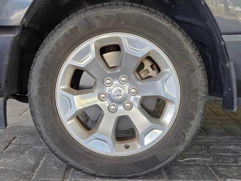 Used 2019 RAM 1500 Big Horn RWD image 8