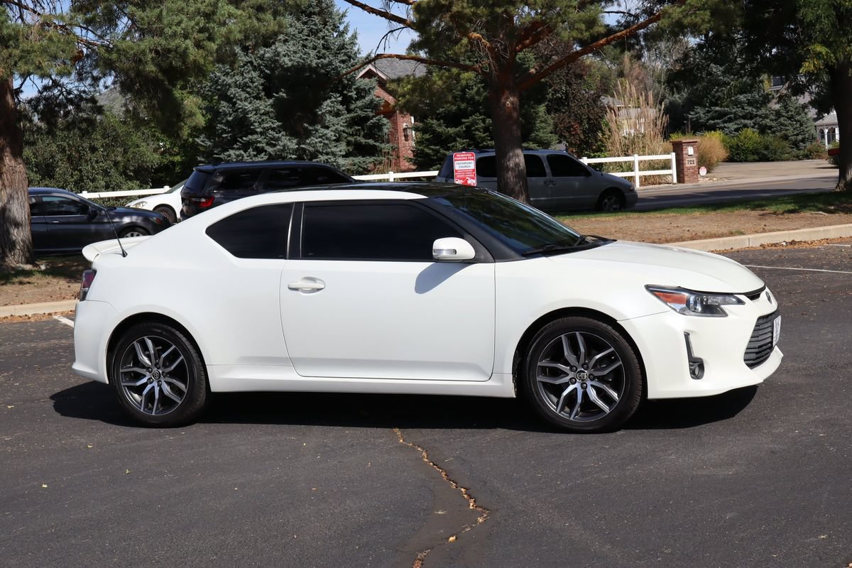 Used 2015 Scion tC FWD image 2
