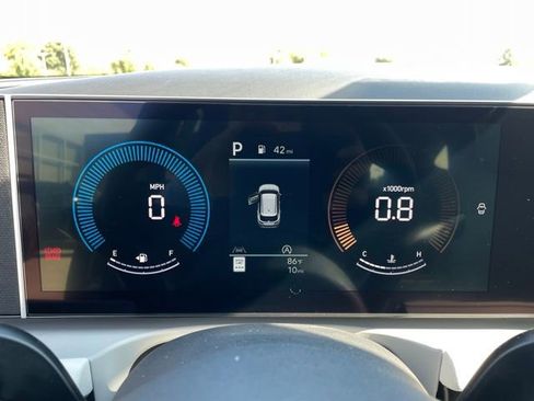 New 2025 Hyundai Tucson SE image 12