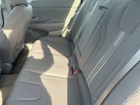 Used 2025 Hyundai Elantra SEL image 36