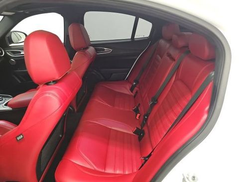 Used 2024 Alfa Romeo Giulia Veloce image 30