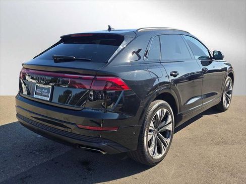 Used 2024 Audi Q8 Premium Plus w/ Premium Plus Package image 3