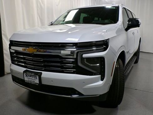 New 2026 Chevrolet Suburban Premier AWD/4WD image 8