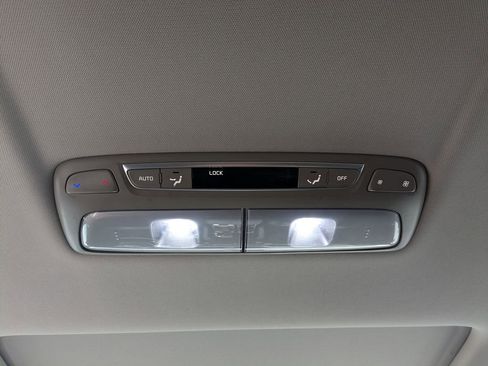 Used 2025 Kia Telluride S AWD/4WD image 29
