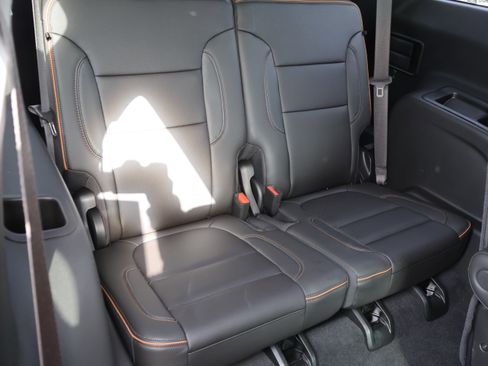 Used 2023 GMC Acadia AT4 w/ Preferred Package image 17