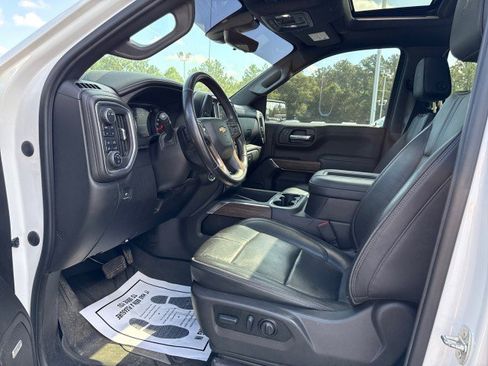 Used 2022 Chevrolet Silverado 1500 High Country w/ Technology Package image 21