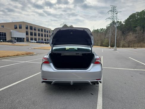 Used 2024 Toyota Camry SE image 12